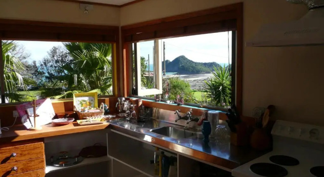 Апартаменты Bethells Beach Cottages