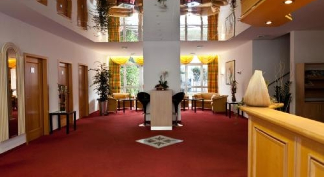 Hotel Vier Jahreszeiten, Varaa Hotelli Hotellit Baijeri pysäköinnillä, Pysäköinti