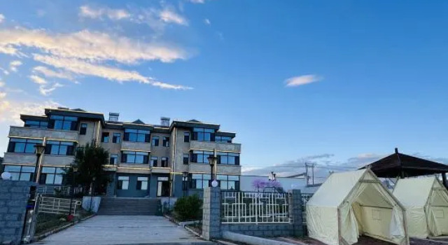 Lanyue Mountain House · Tinglan Mountain House (Kulun Naor Tourist Resort Area), Book Resort Zhangjiakou Hebei