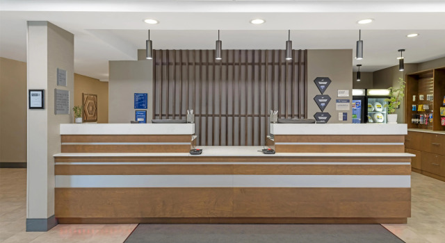 Best Western Plus Isanti, Varaa Hotelli Cambridge Minnesota