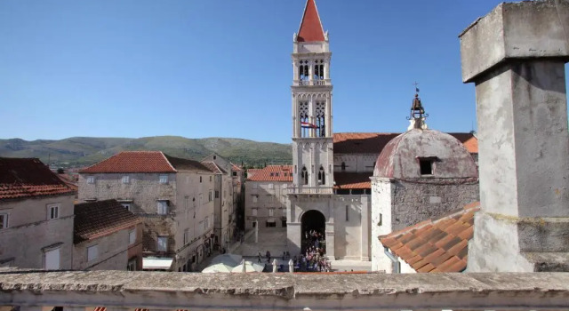 Room Mira, Rezerwuj Hostel Hotele w Split-Dalmatia County z parkingiem, Parking