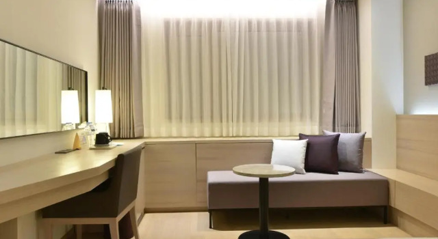 Luksusowy dwuosobowy pokój Pacific Hotel