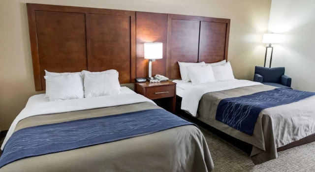 Четырёхместный номер Standard Comfort Inn Kearney - Liberty