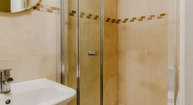 Апартаменты Superior Warm Apartments in Queensway