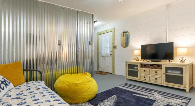 Castaway Cottage by Tybee Vacation Rentals, Boek Vakantiehuis Hotels in Georgia met parkeren, Parkeren
