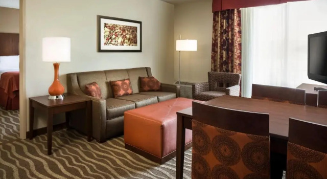 Люкс Holiday Inn Hotel & Suites Des Moines-Northwest by IHG