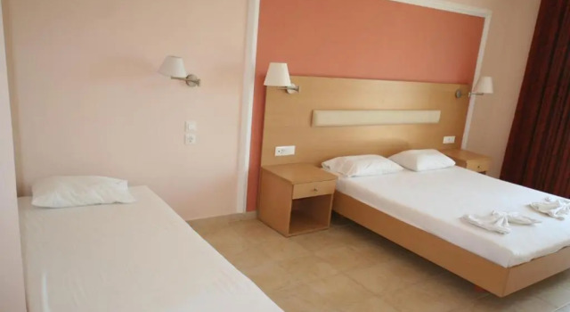 Трёхместный номер Diagoras Hotel