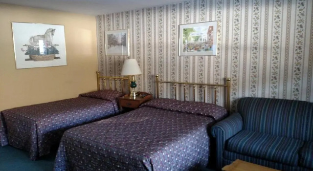Val Roc Motel, Varaa Motelli Hotellit New England uima-altaalla, Uima-allas