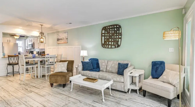 Chic Murrells Inlet Getaway ~ 2 Mi to Marsh Walk!