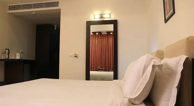 Номер Executive Hotel Softel Plaza