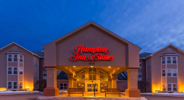 Двухместный люкс c 1 комнатой Hampton Inn & Suites Chicago-Hoffman Estates