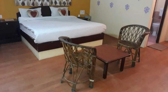 Vb9 Corbett Resort, Rezerwuj Ośrodek wypoczynkowy Hotele w Uttarakhand z basenem, Basen