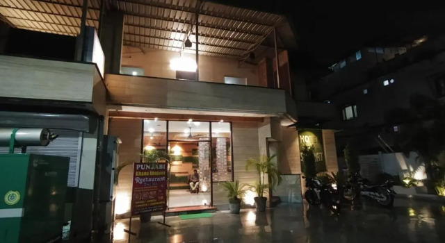 Hotel Samrat, Rezervovat Hotel Déhrádún Uttarakhand