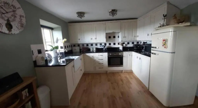 Апартаменты 2 Bed Flat - Sleeps 3 - Parking - Wifi