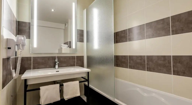 Семейный люкс Brit Hotel Du Stade Rennes Ouest