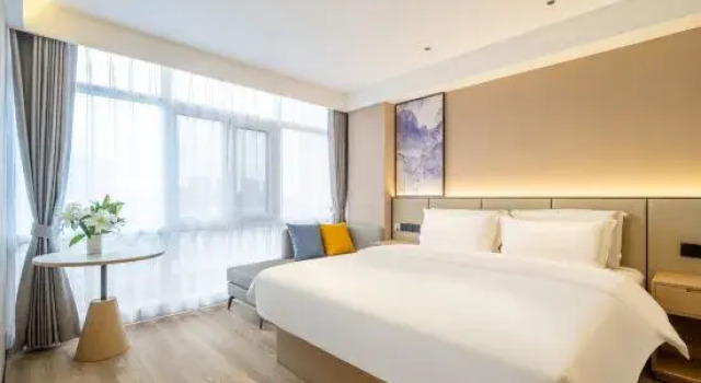 Люкс Starway Hotel (Qinhuangdao Railway Station Wanda Plaza)