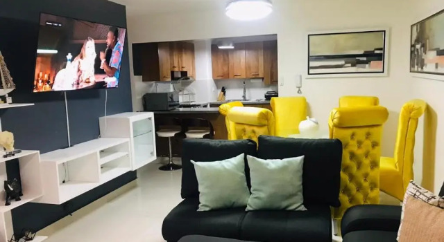 Torre Real IV L3 Santiago DR con cocinero para desayuno, Забронировать Отель Отели Сантьяго-де-лос-Кабальерос с бассейном, рядом с Leon Centre, Бассейн