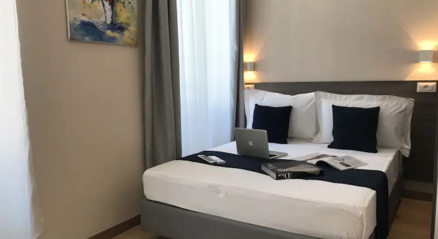 Двухместный номер Standard с балконом и с видом на улицу Boutique Hôtel Neptune Nice