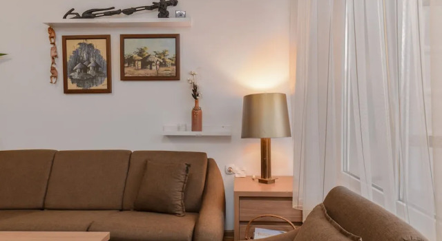 FM Deluxe 2-BDR Apartment - Our Home Is Your Home, Забронировать Апартаменты/квартира Апартаменты Софии, рядом с Королевский дворец, Апартаменты/квартира