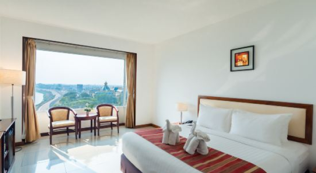 Двухместный номер Superior с видом на реку Champasak Grand Hotel