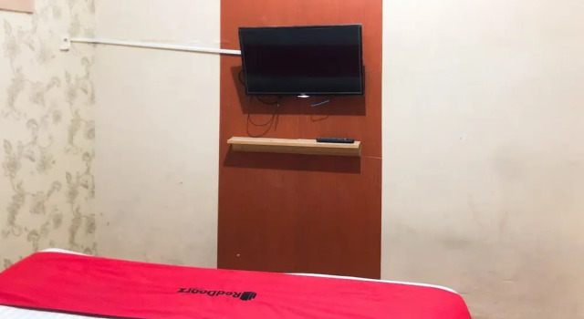 RedDoorz near RS Siloam Karawaci, Prenota Hotel Hotel a Tangerang con parcheggio, Parcheggio