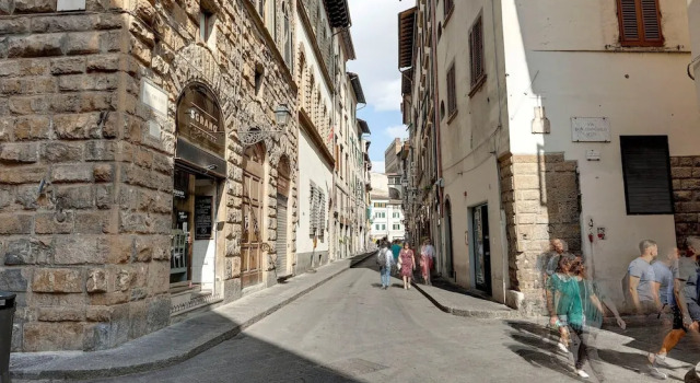 Neri 23 in Firenze With 3 Bedrooms and 2 Bathrooms