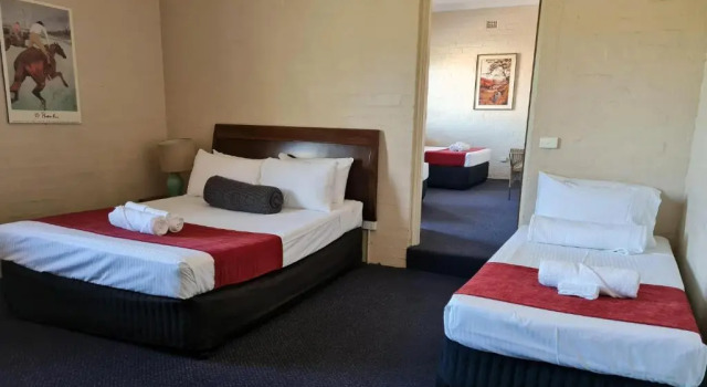 Семейный номер Standard с 2 комнатами Seaton Arms Motor Inn