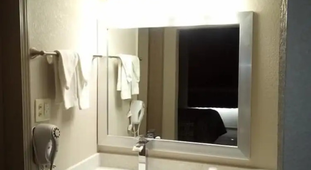 Четырёхместный номер Standard Motel 6 Burlington