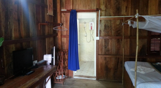 Le Coco De Mer Bungalows & Restaurant, Rezerwuj Hotel Hotele w Kep z parkingiem, Parking
