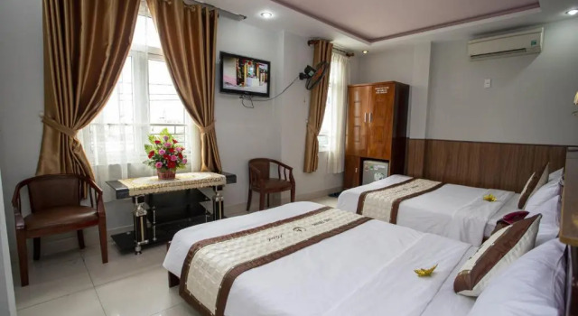 Номер Luxury Cong Thuong Hotel