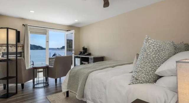 Номер Superior Waterfront Inn