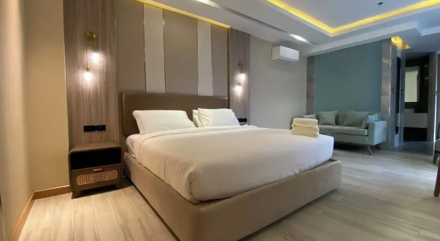 Sunday Belajandro Hotel