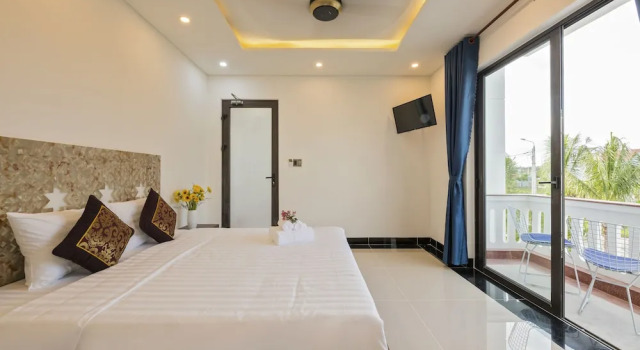 Двухместный номер Deluxe с балконом Phuc Hung Riverside Villa