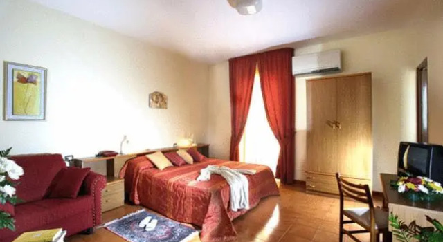 Трёхместный номер Standard Hotel Natalina