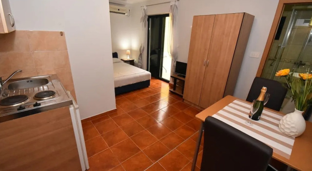 Студия Economy с балконом Apartmani Bozinovic