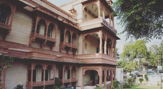 Hotel Navrang, Забронировать Отель Отели штата Раджастхана с парковкой, Парковка