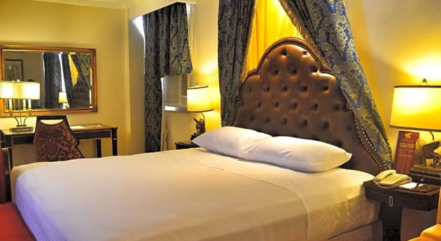 Двухместный номер Deluxe Subic Bay Venezia Hotel