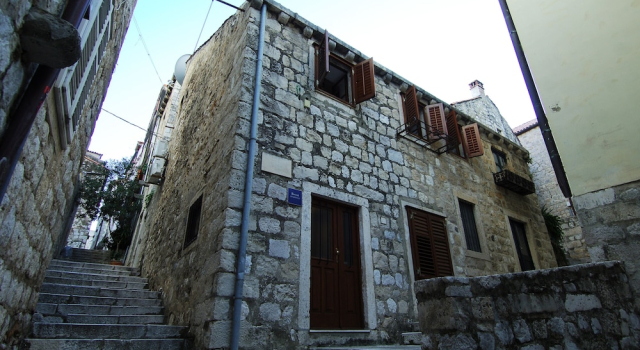 A4 Apartment for Four
