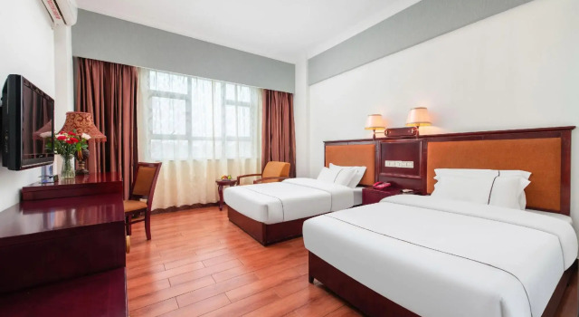 Zheng Yuan Hotel, Varaa Hotelli Qinzhou Guangxi