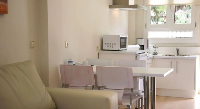 Aparthotel Novo Sancti Petri, Забронировать Отель Отели Чиклана-де-ла-Фронтера 3 звезды, рядом с Пляж Ла-Барроса, 3*
