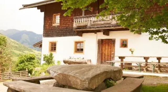 Kohlschnait-Hütte, Rezerwuj Hotel  