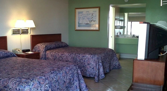 Monterey Inn and Marina, Book Hotel Stuart Hutchinson Island