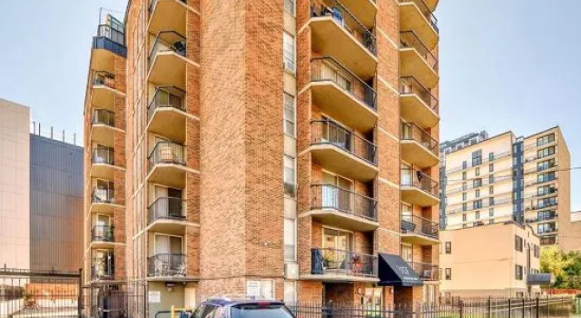 Urban Downtown Condo with Panoramic Views, Забронировать Отель Отели Calgary Region 3 звезды, 3*