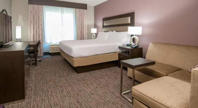 Номер Standard Holiday Inn - New Orleans Airport North by IHG