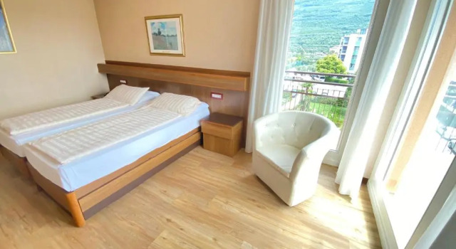 Двухместный номер Standard с балконом SunLake Hotel