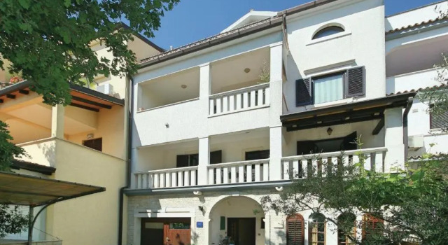 Apartment Maras