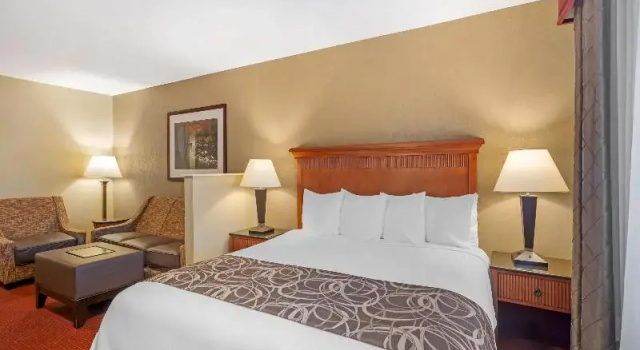 Четырёхместный номер Standard Best Western Plus Canyon Pines