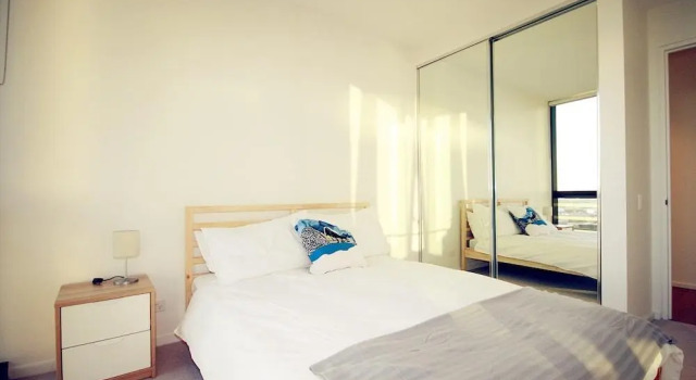 Onelife Docklands Luxury Apartment, Забронировать Апартаменты/квартира Докландс Мельбурн, рядом с Пристань для яхт «Е»