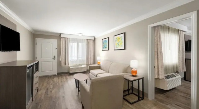 Одноместный люкс Solara Inn and Suites