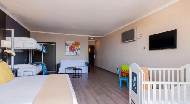 Habitación familiar Estándar Oh Nice Ulises Ceuta